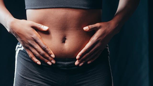 Waarom je buikspieren trainen niet hetzelfde is als je core trainen